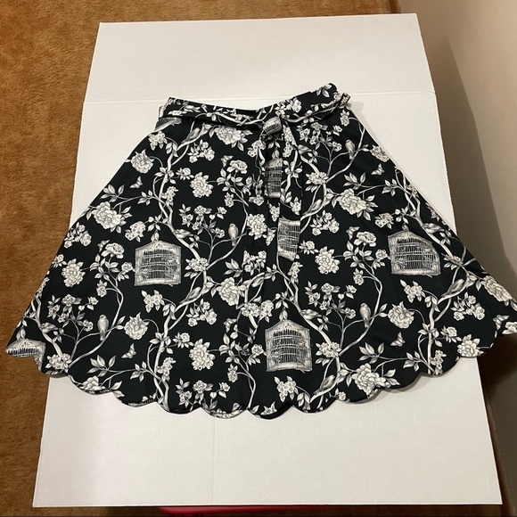 Talbots Birdcage Floral Print knee length skirt, bow belted A-line skirt… - Picture 4 of 13